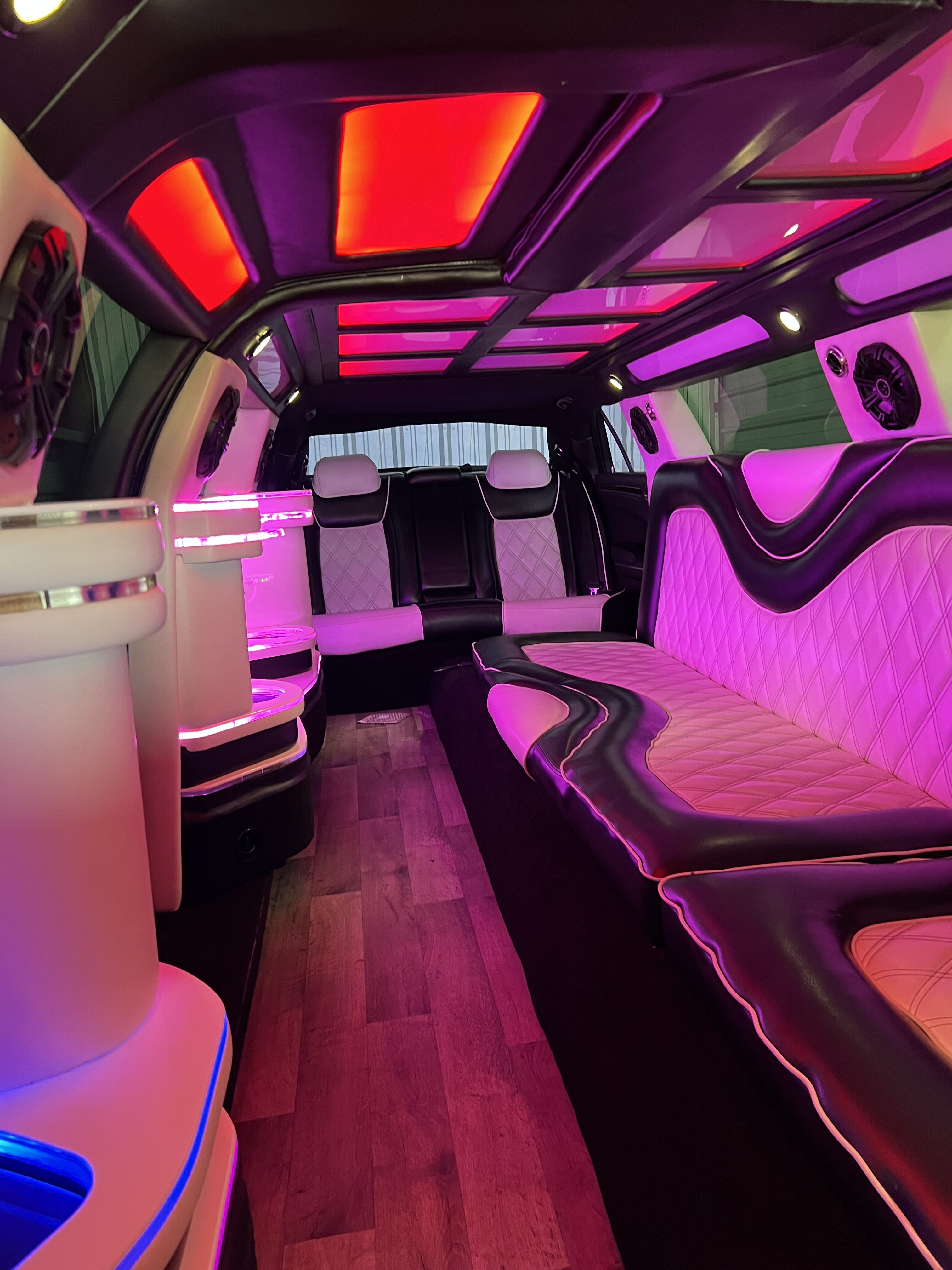 Luxurious limousine from Les Bon Temp Rouler, ideal for weddings, proms, and airport transfers in New Orleans.